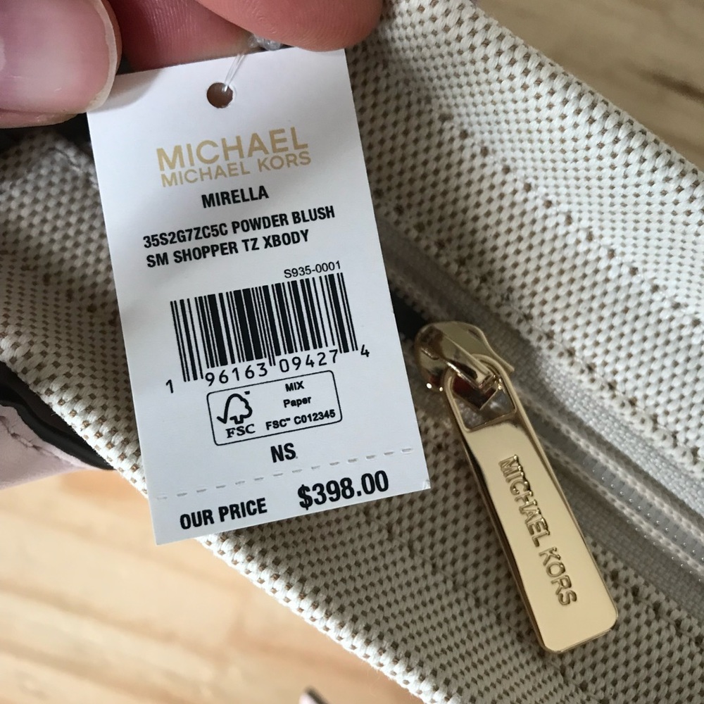 🌼Michael Kors Purse - Picture 9 of 14